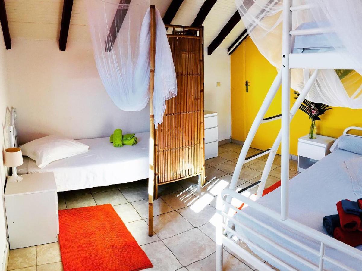 Bed and Breakfast Soleil La Terre-de-Bas Экстерьер фото