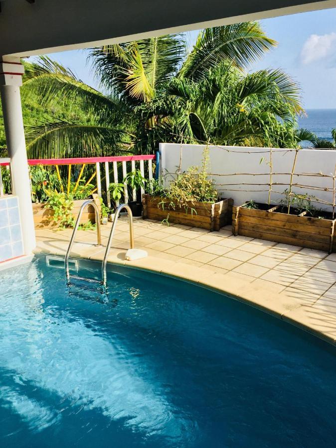 Bed and Breakfast Soleil La Terre-de-Bas Экстерьер фото